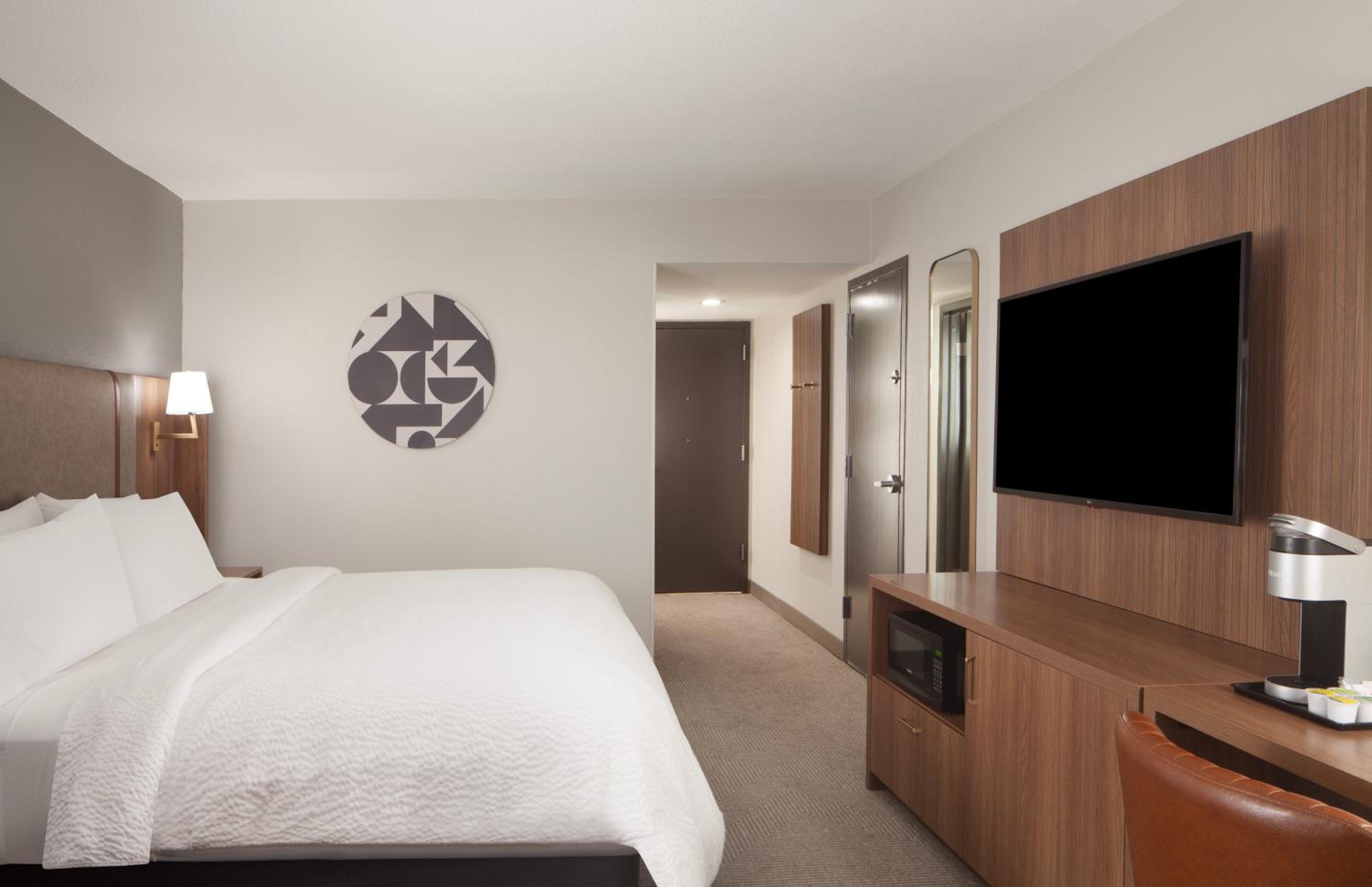 Standard Queen Room - Communications Accessible