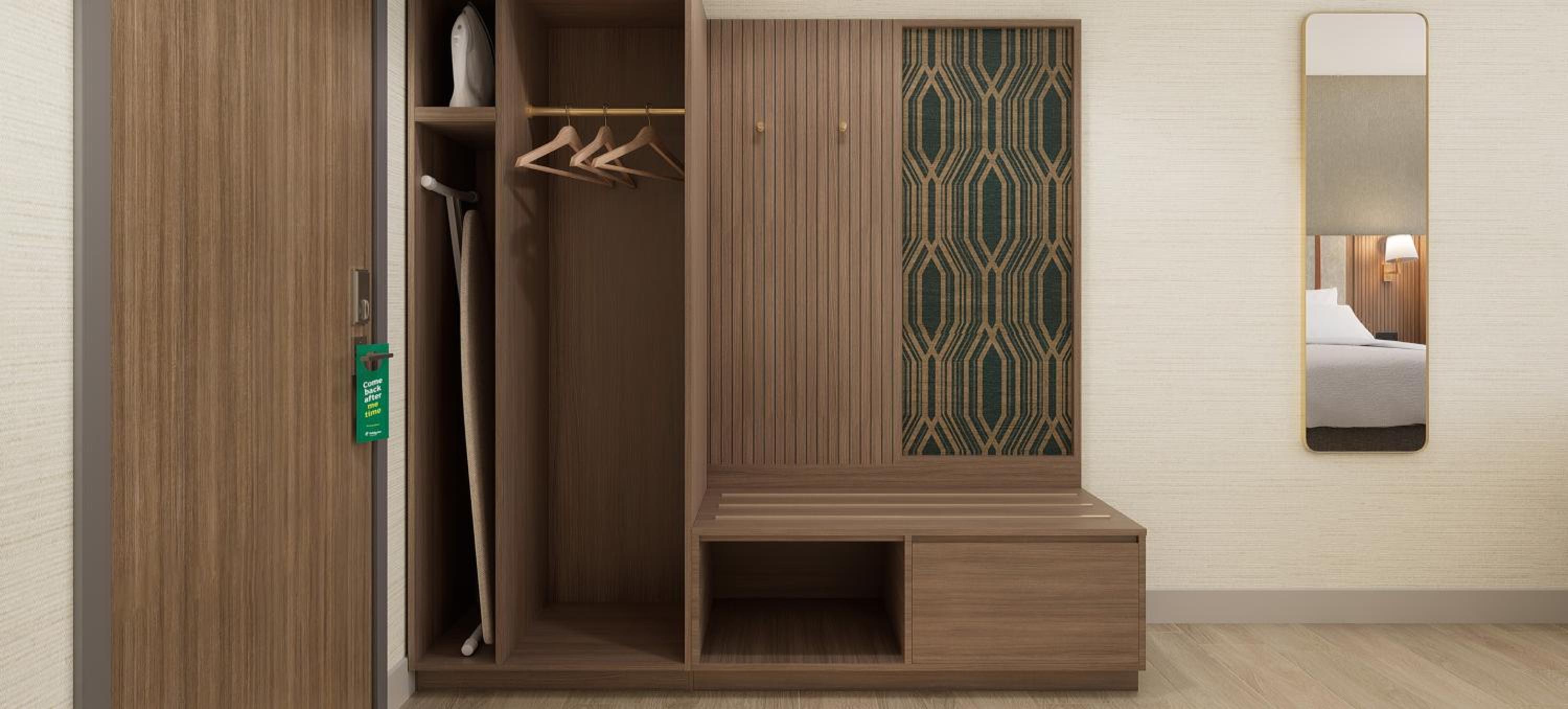 Standard Queen Room with Accessible Tub