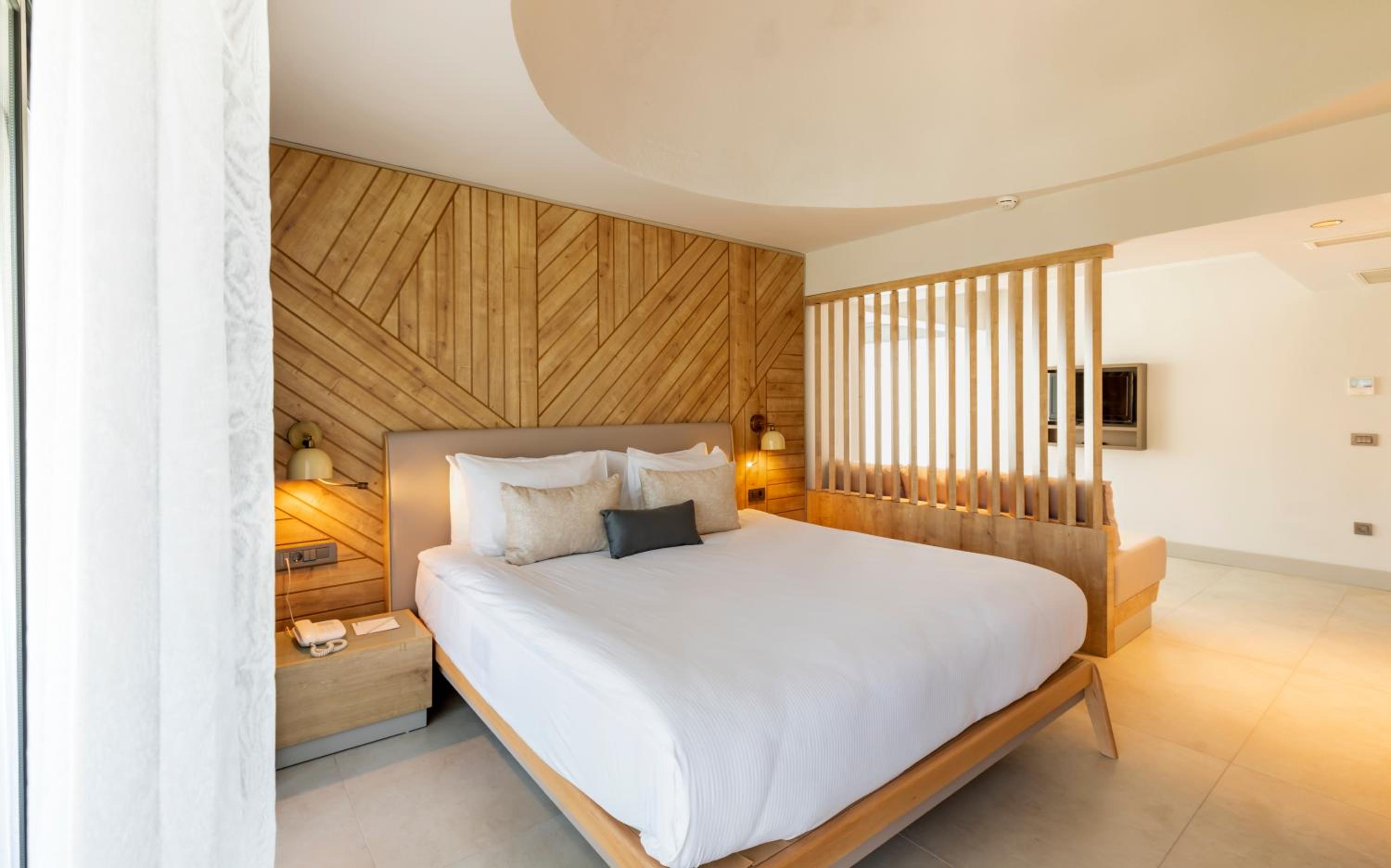 Junior Suite Land View