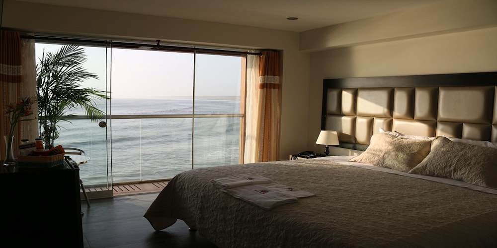 Superior Room, 1 King Bed, Ocean View