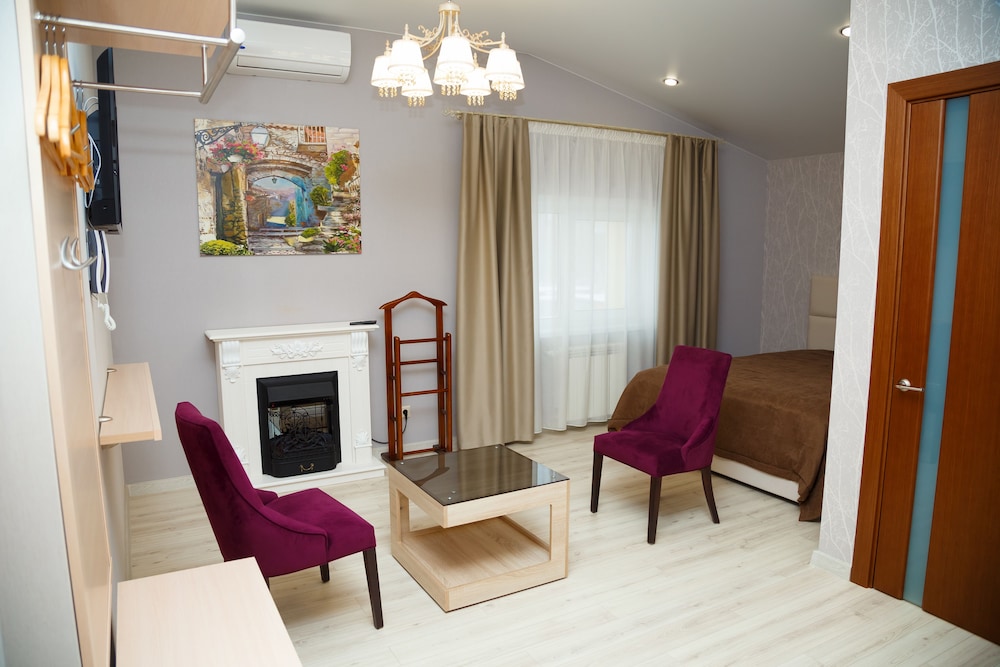 Superior Suite, Fireplace (#5)