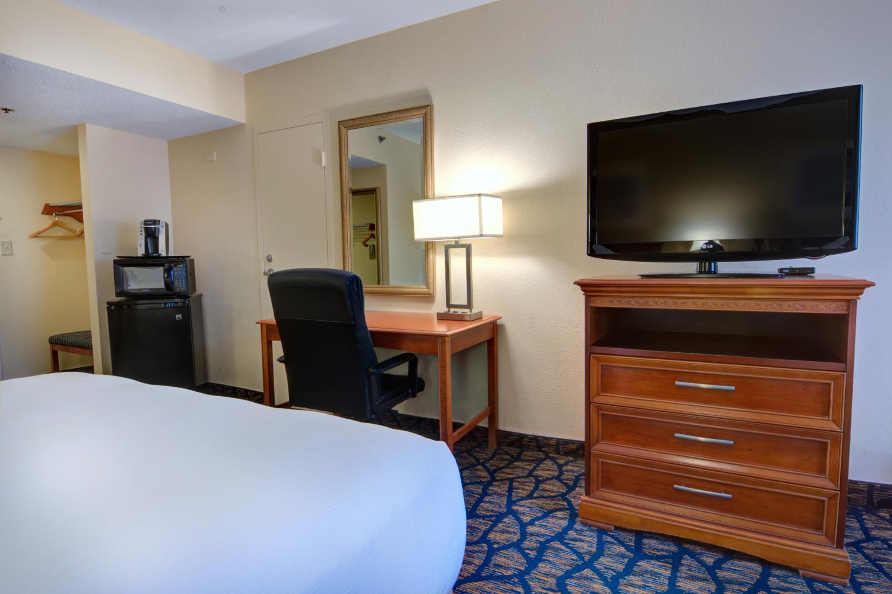 Standard King Room with Minifridge