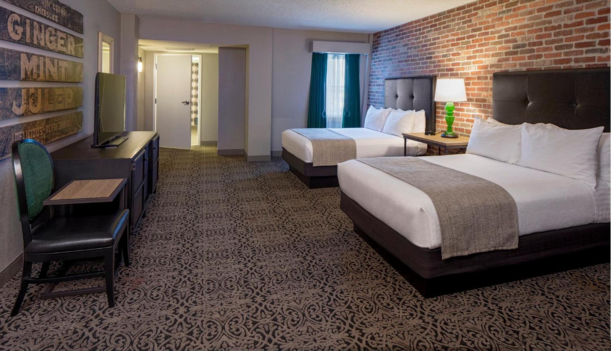 Standard Double Room with Two Double Beds and Accessible Tub - Mobility Access