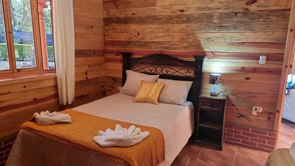 Family Cabin, Multiple Beds