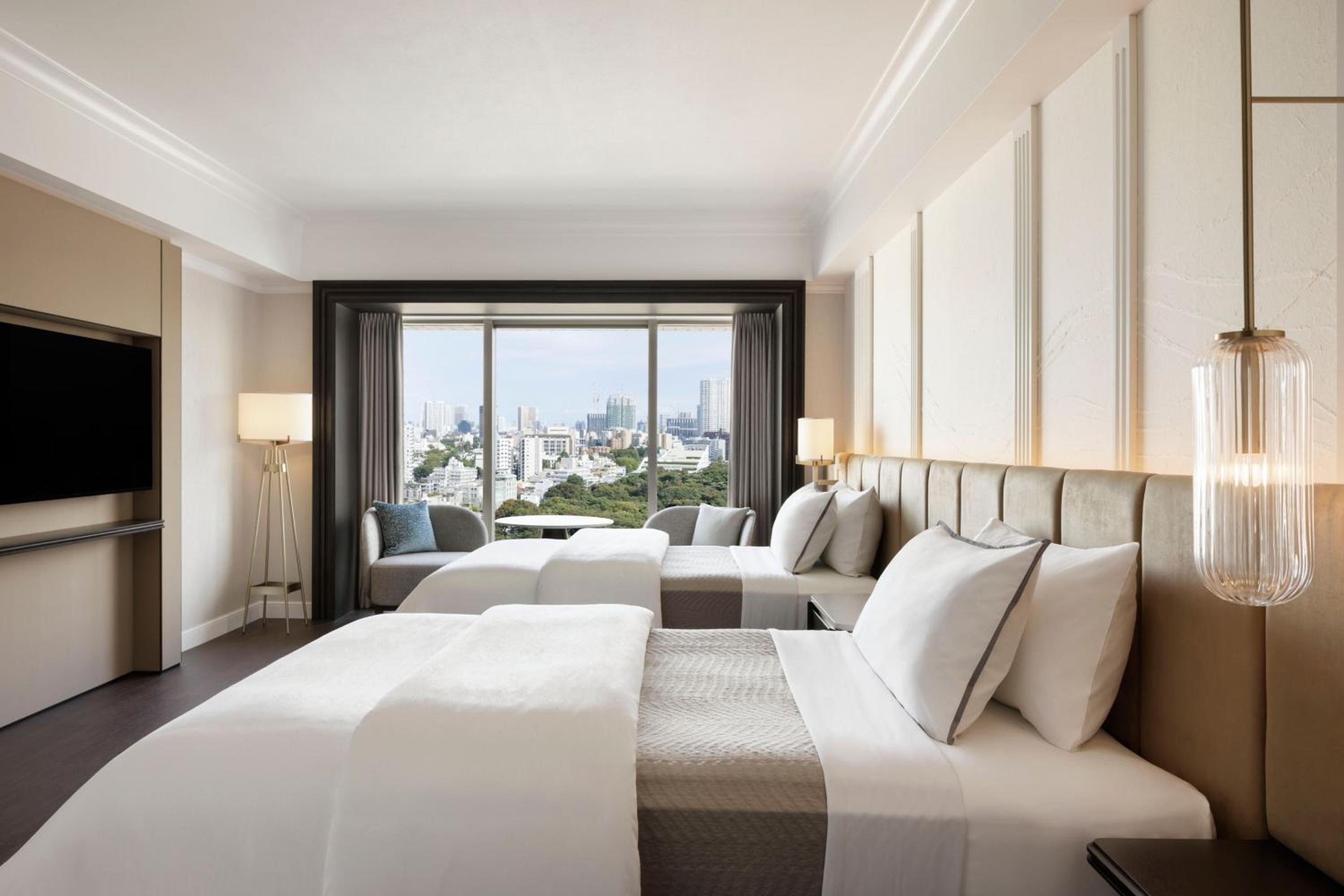 One-Bedroom Suite with Two Double Beds and Club Lounge Access - High Floor