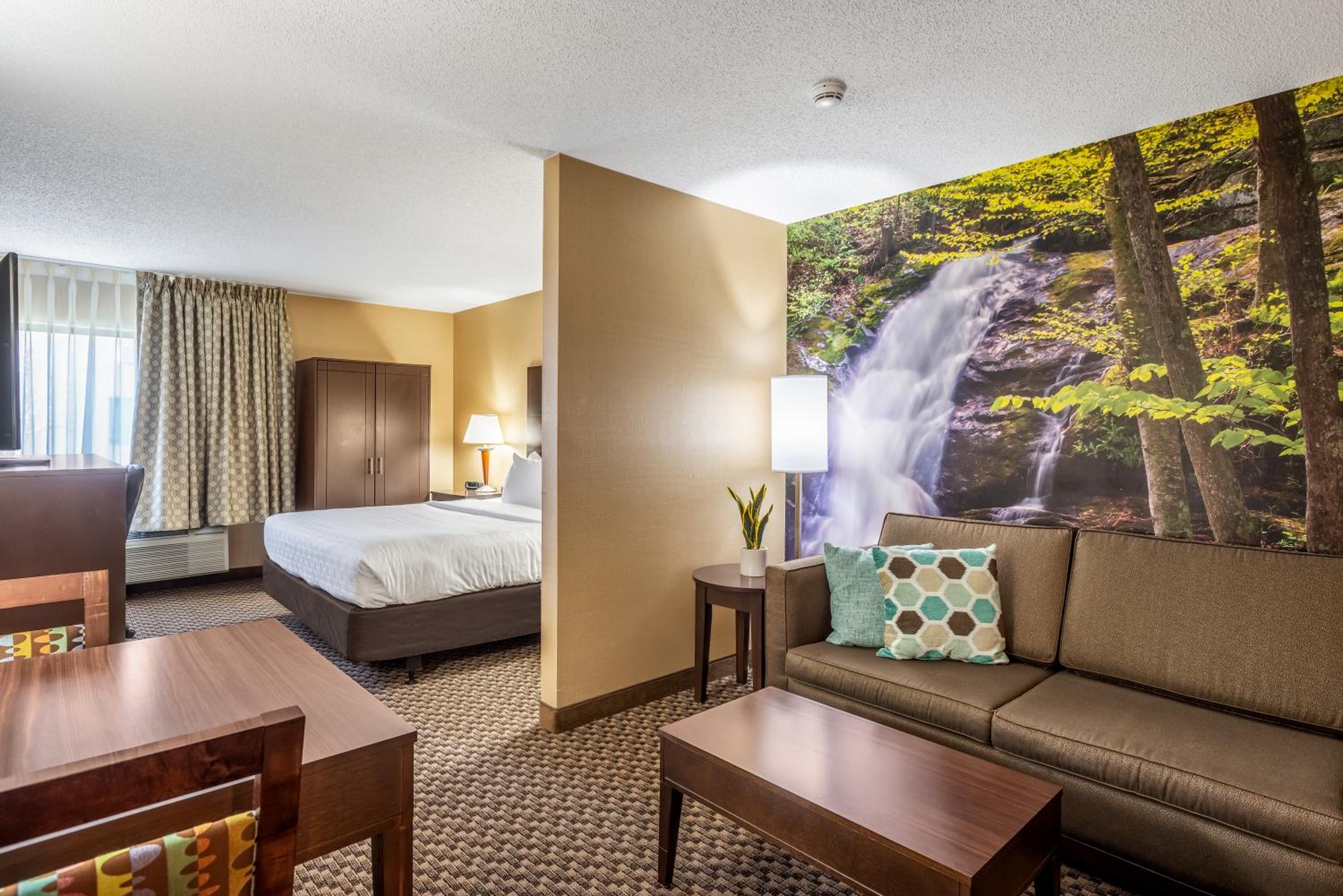 King Suite with Sofa bed - Non Smoking/Upper floor