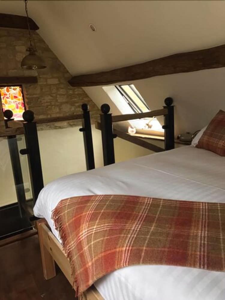 Hens Nest (1 Bed Apartment)
