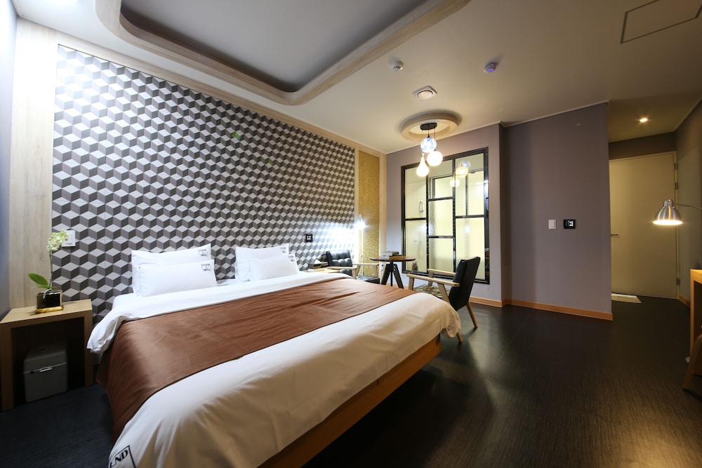 Royal Room
