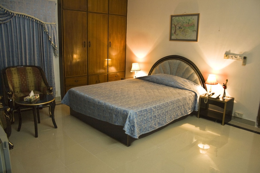 Aristocrat Room