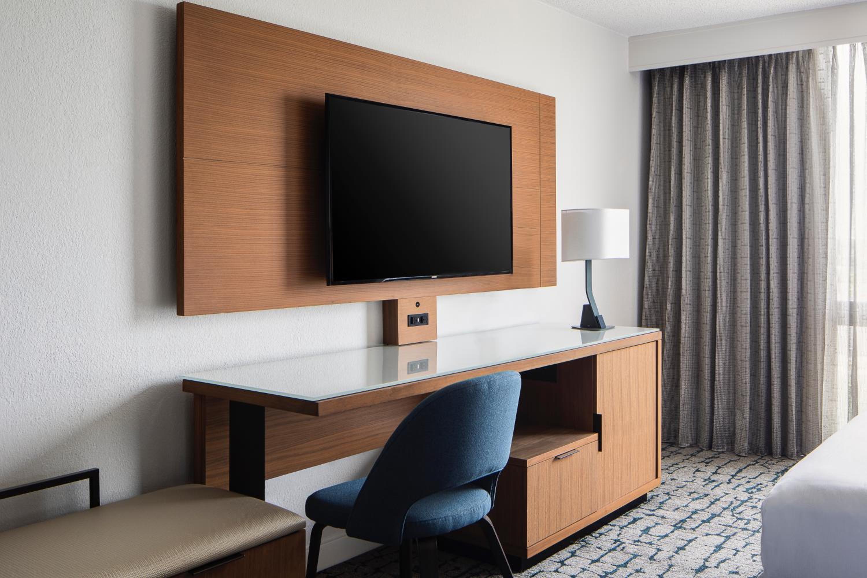 Concierge Standard Room - Non-Smoking 