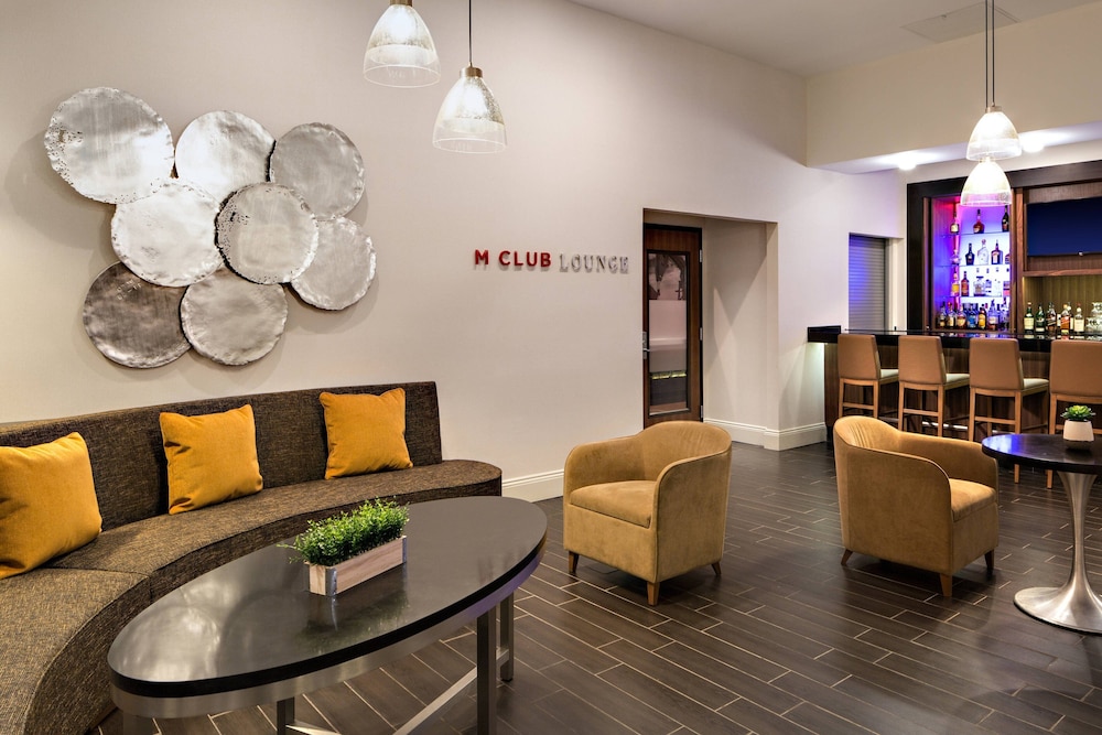 Club Studio Suite, 1 King Bed with Sofa bed