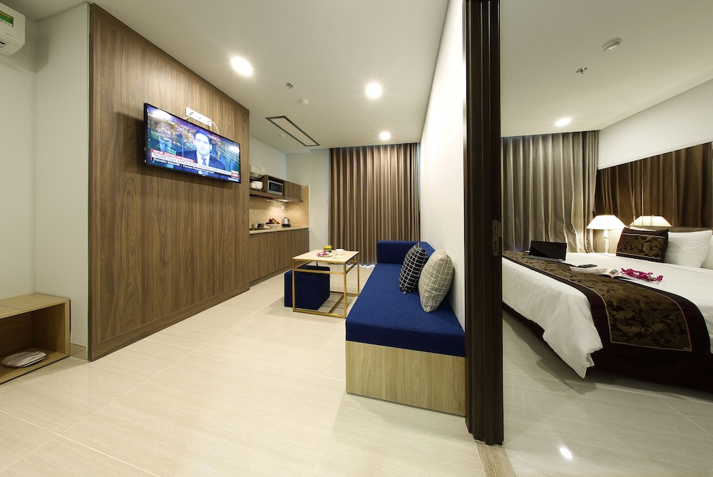 Suites Double Balcony Landmark View