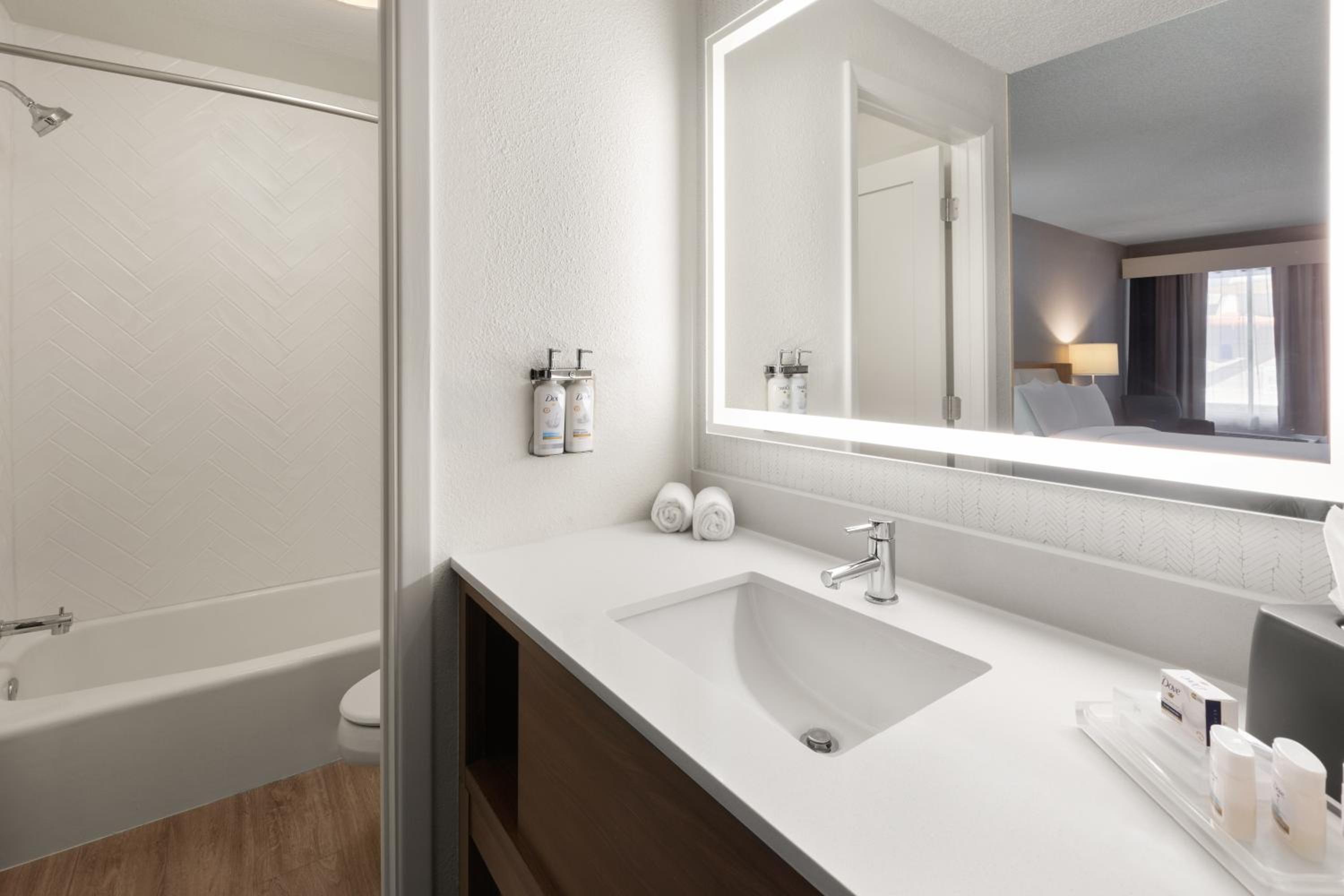 King Room - Mobility Access/Hearing Accessible