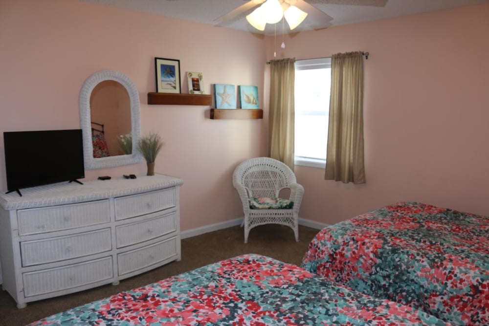 Condo, 2 Bedrooms