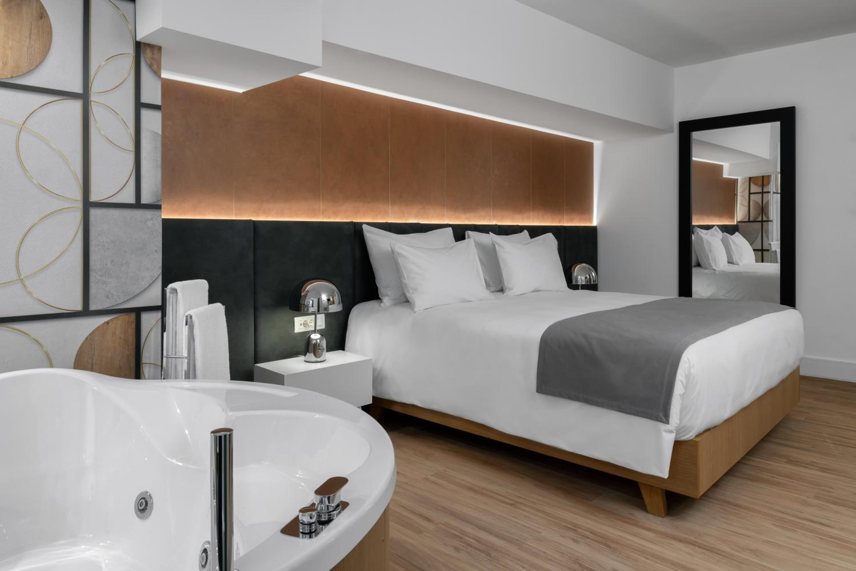 Junior Suite with Hammam & Jacuzzi
