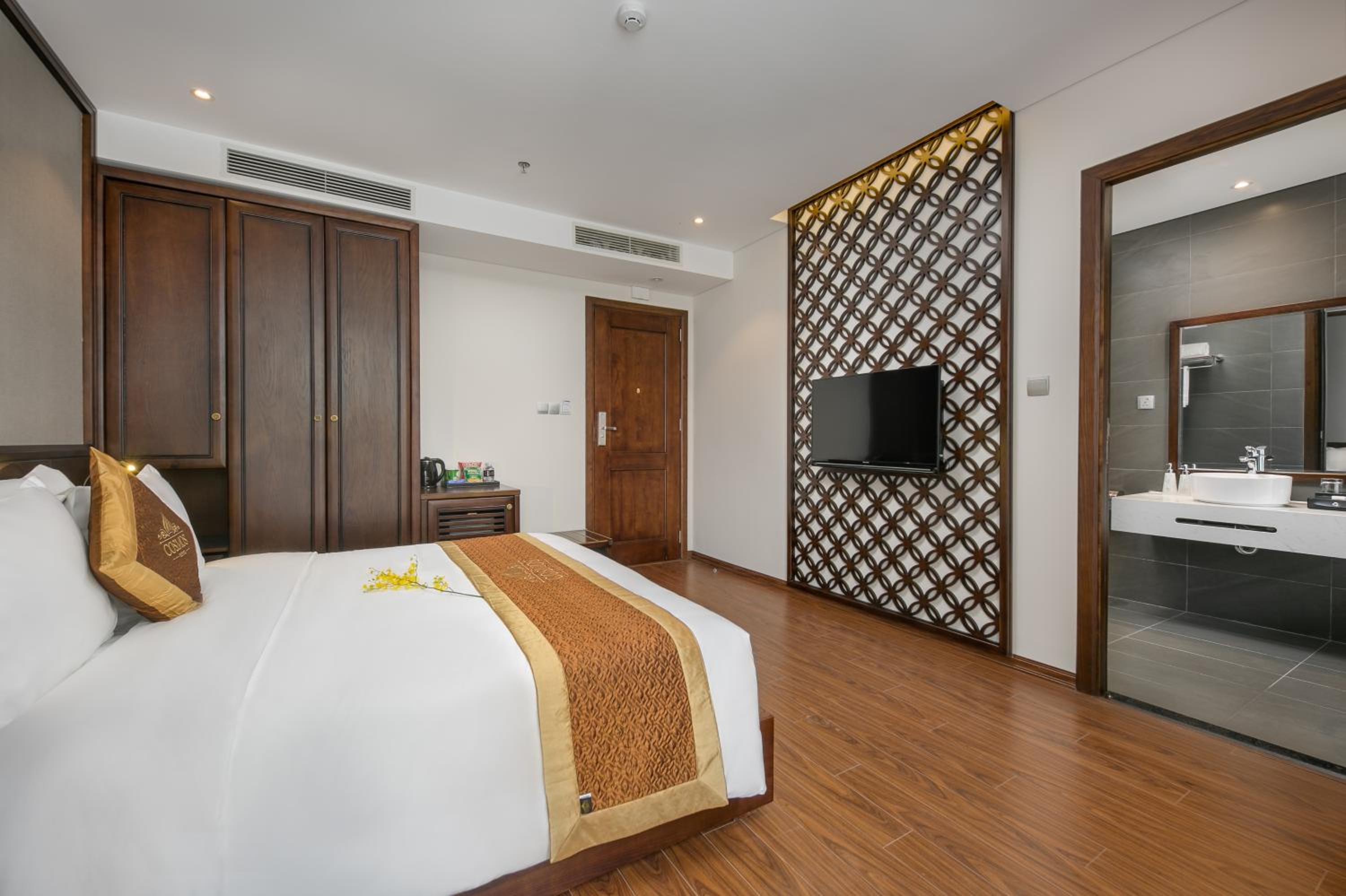 Deluxe Double Room with Bathtub