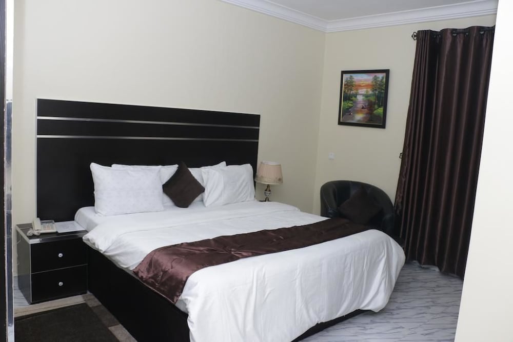 Royal Room, 1 Queen Bed, Non Smoking