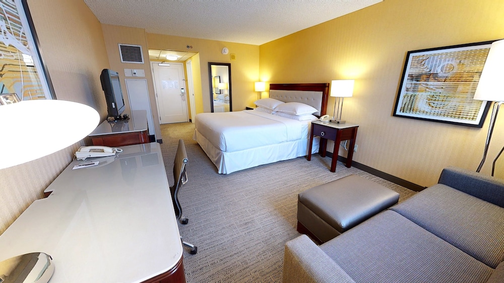 Room, 1 King Bed (Mobility Accessible, Tub)