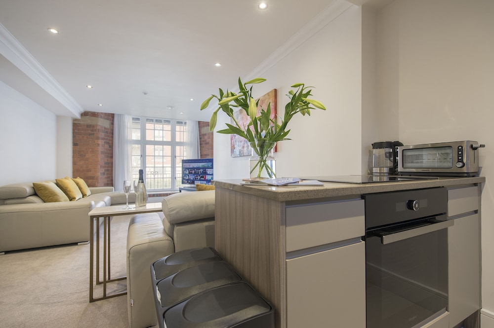 Luxury Apartment, Ensuite, River View (Apt 28)