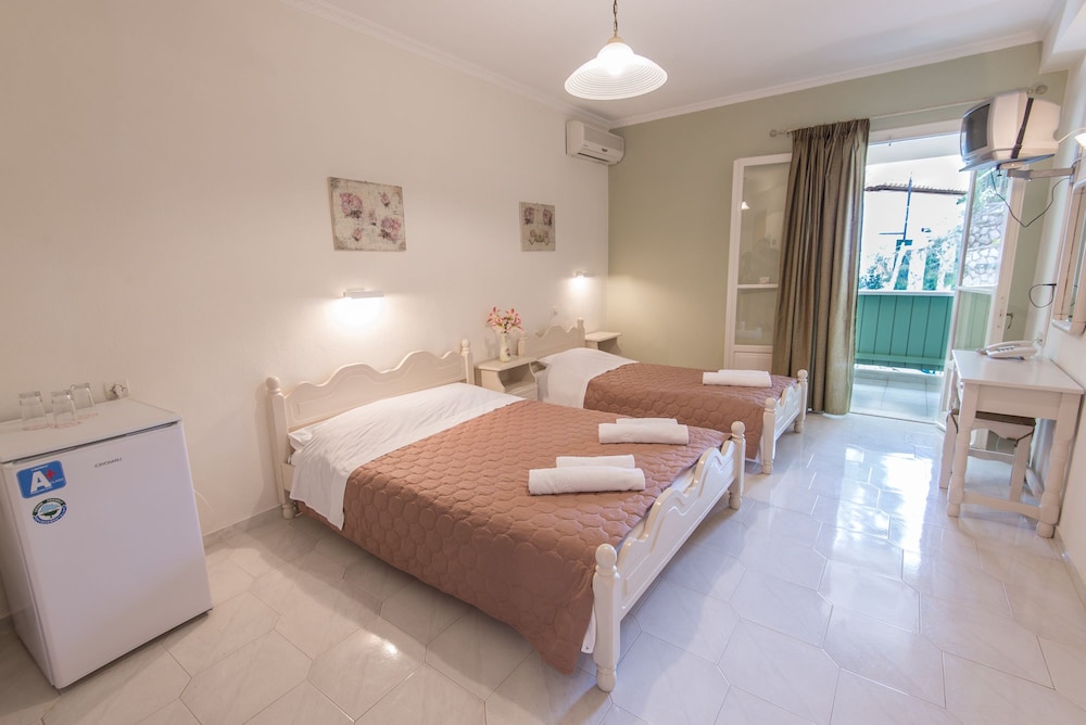 Basic Triple Room