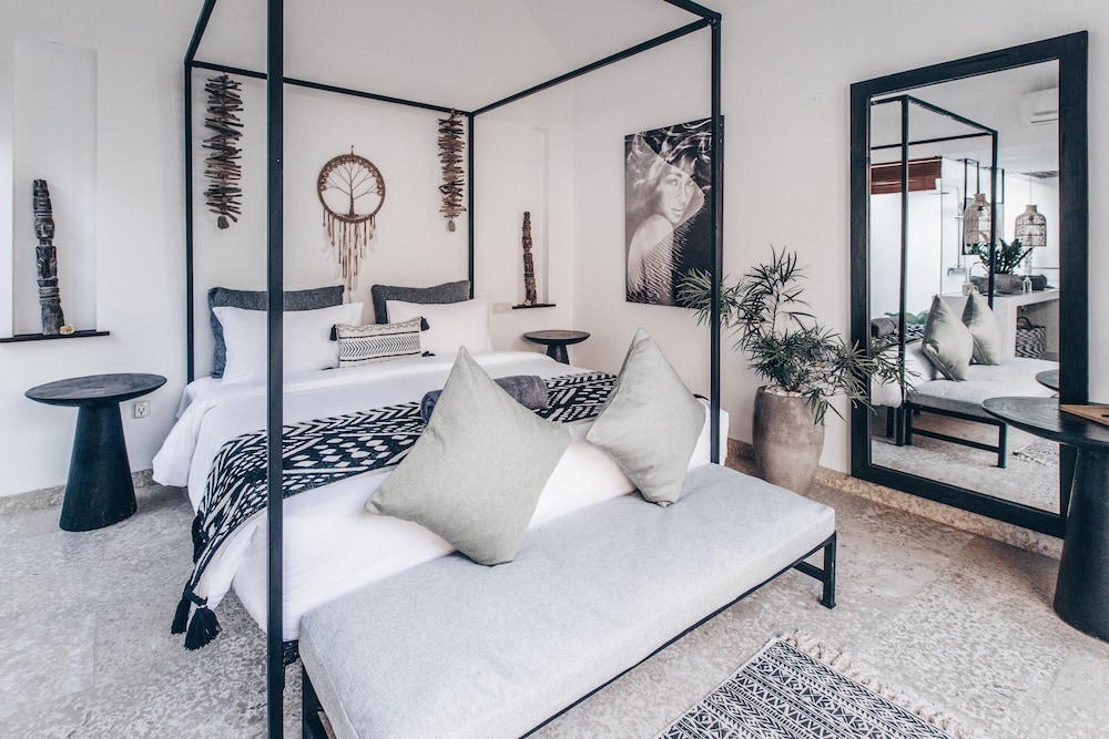Romantic Bungalow, Bathtub