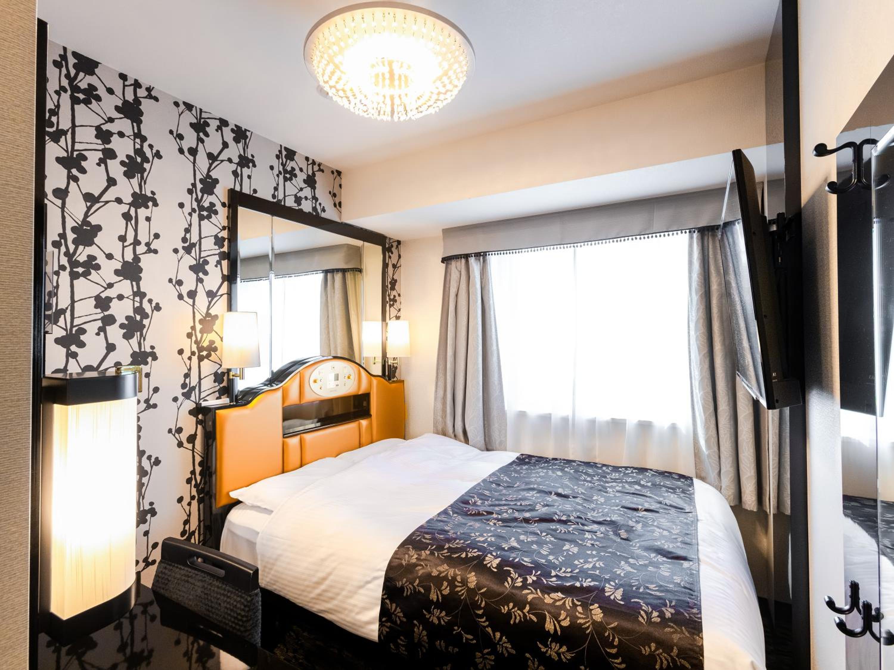 Double Room with Bay View - 34-35th Floor - Non-Smoking