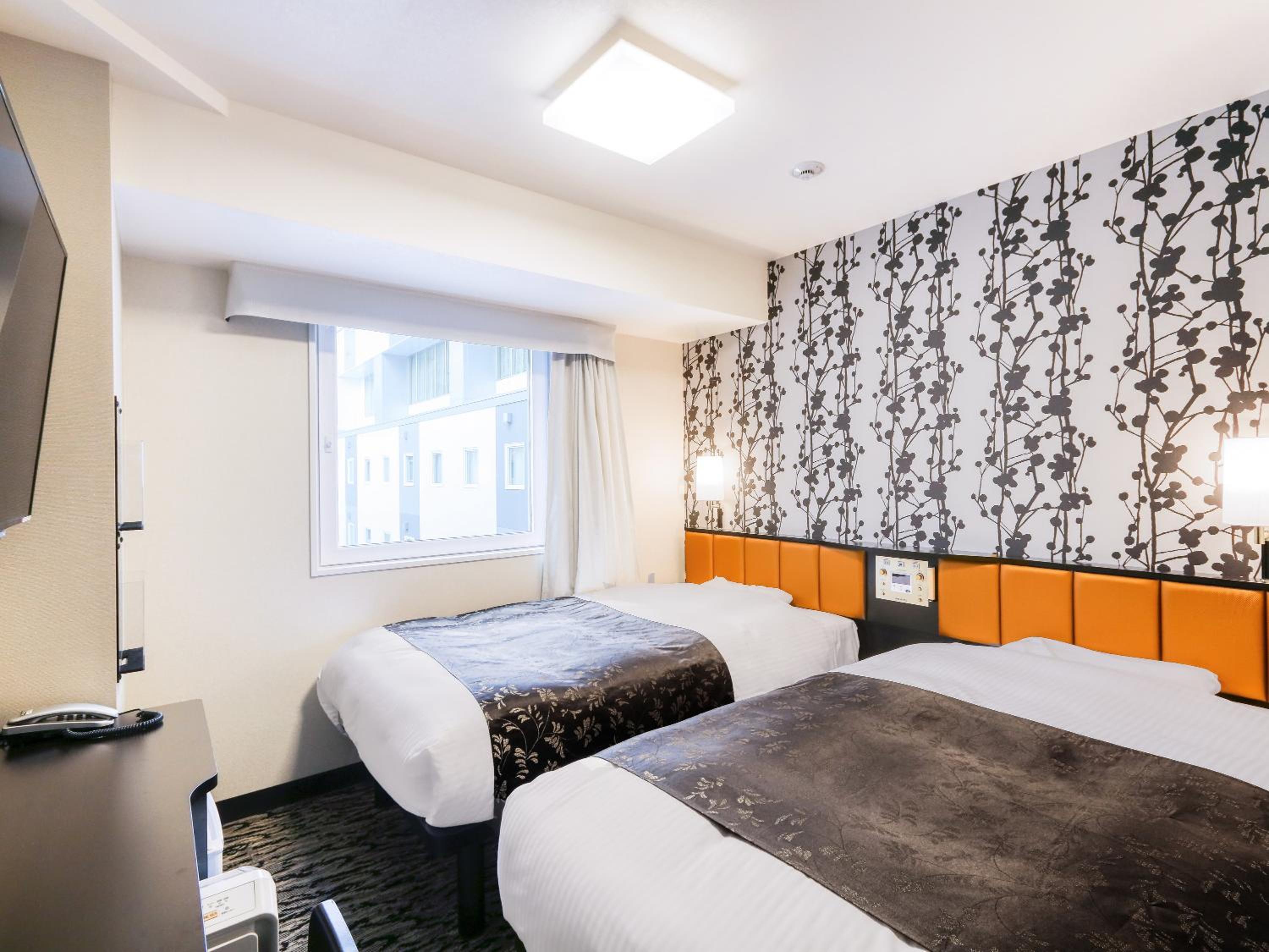 Standard Twin Room with No View - Smoking