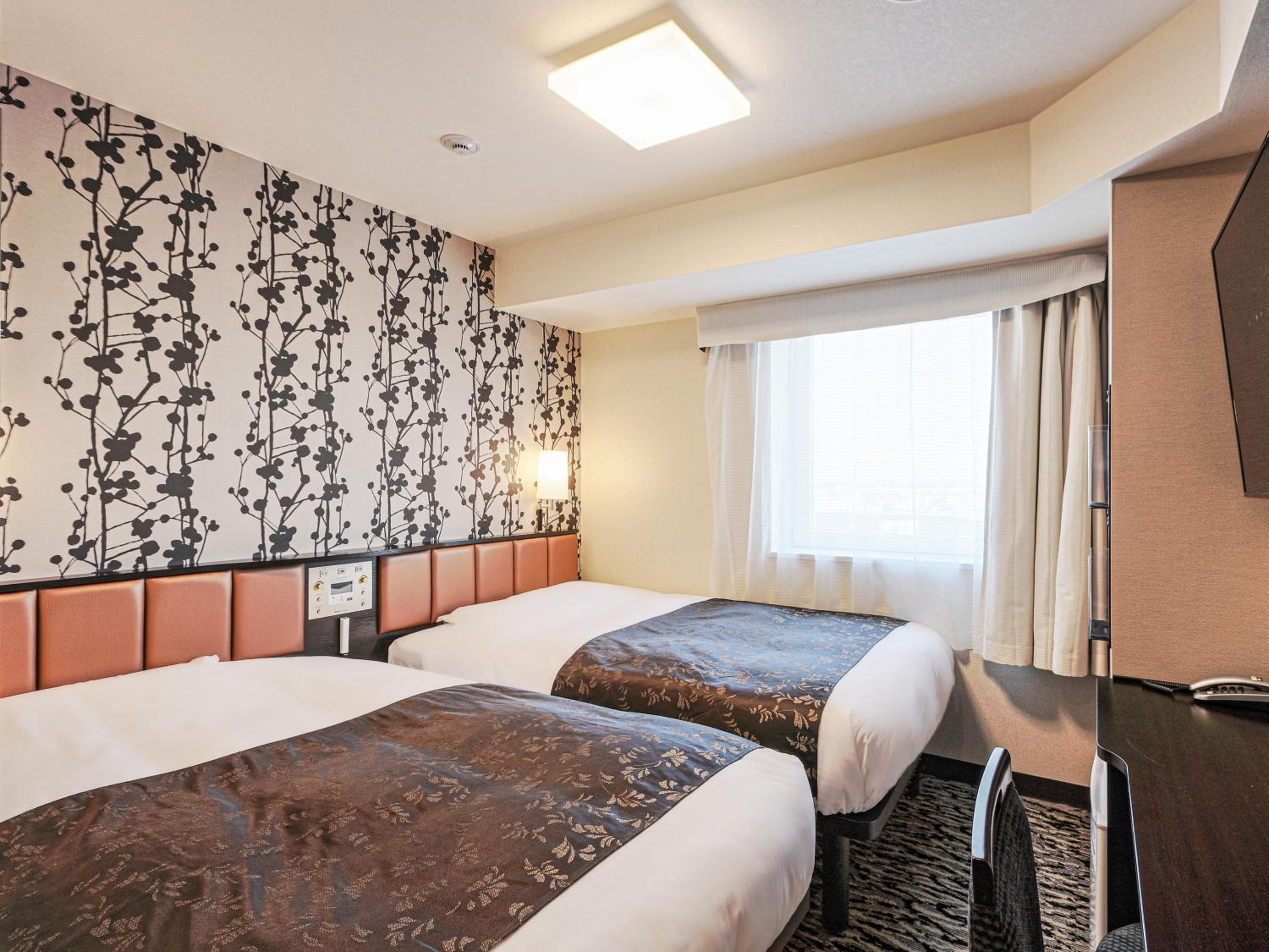Twin Room with View - Non-Smoking