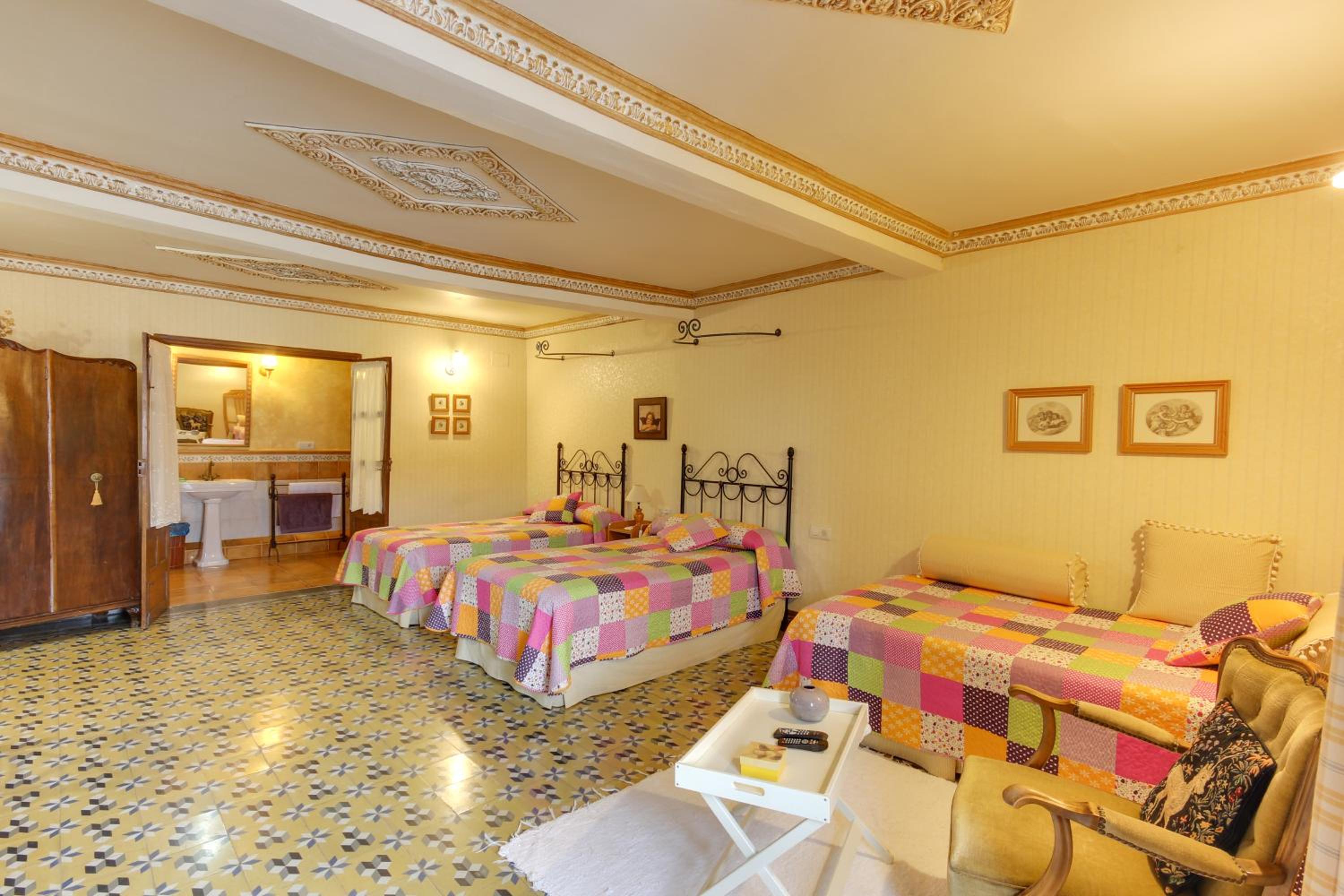 Quadruple Room with Private Bathroom