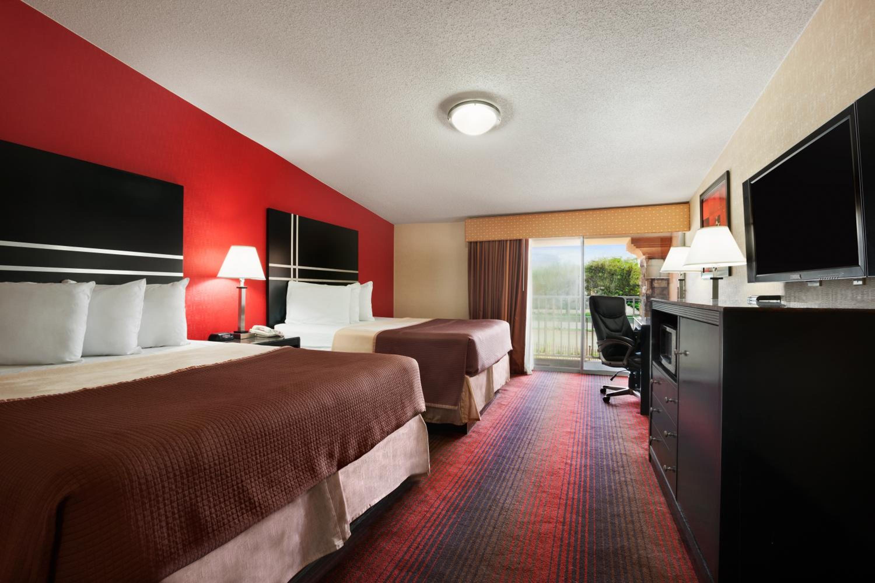 Queen Room with Two Queen Beds - Non-Smoking
