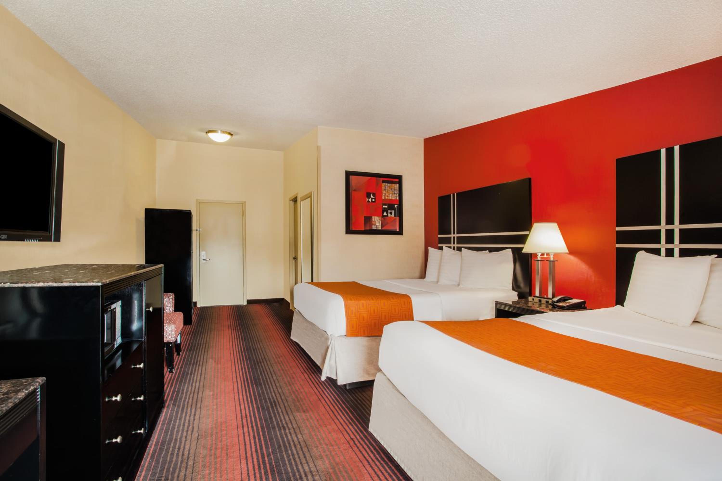 Queen Room with Two Queen Beds - Smoking