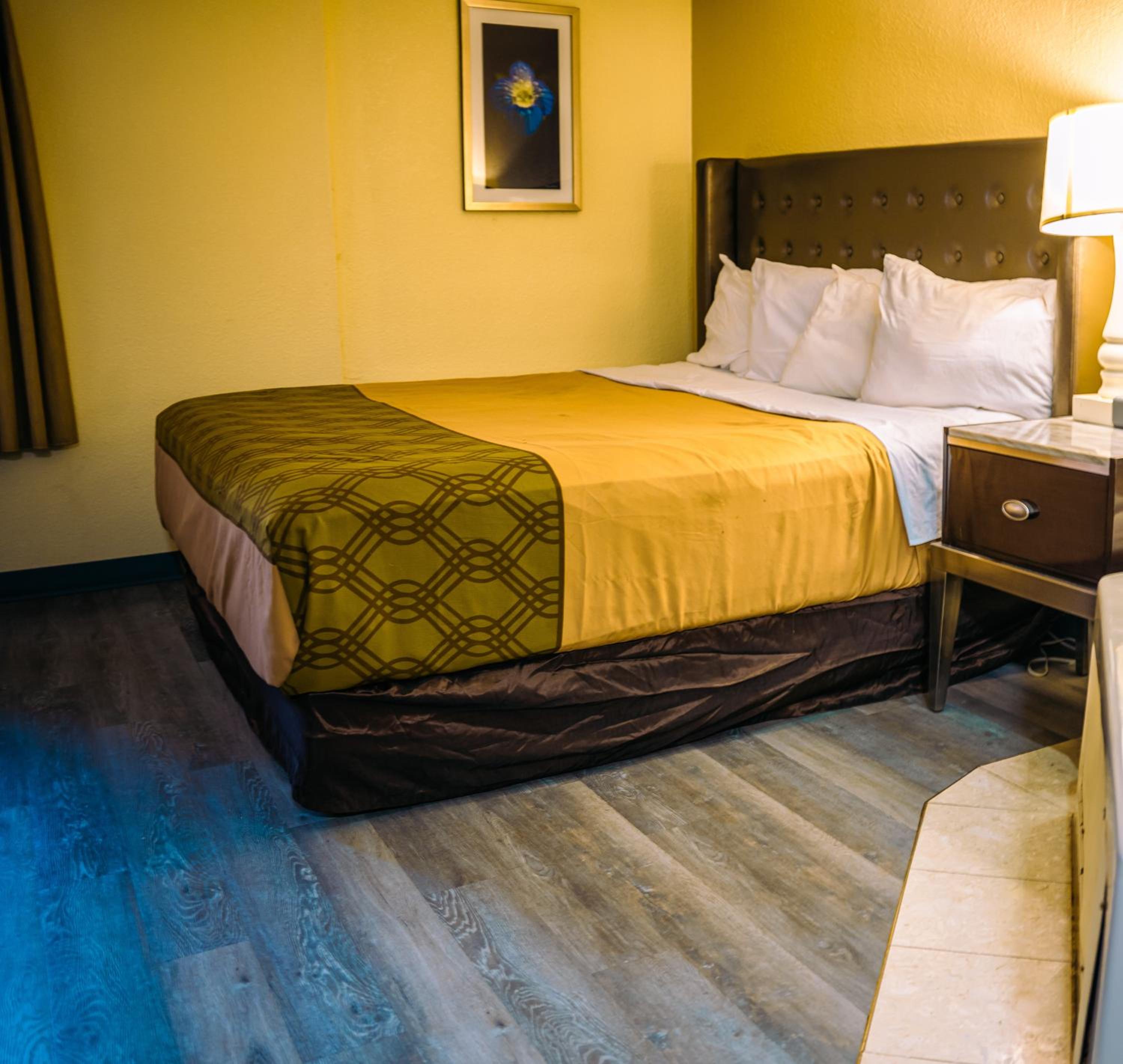 Deluxe Single Room