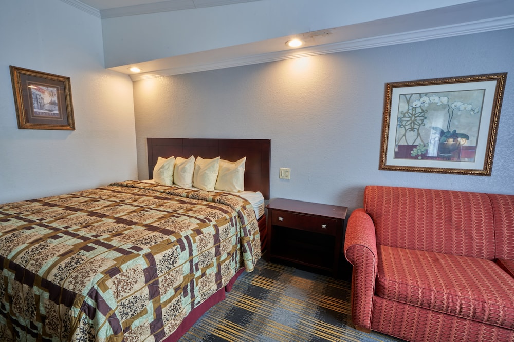 River-view, 1 King Bed with Balcony