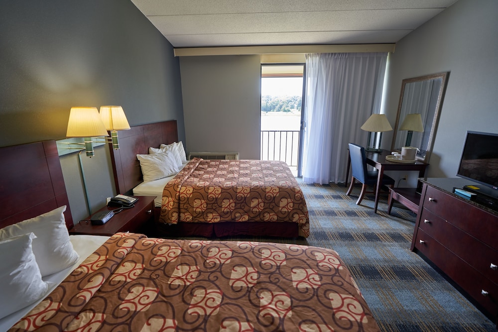 River-view Room, 2 Queen Beds with Jetted tub and Balcony