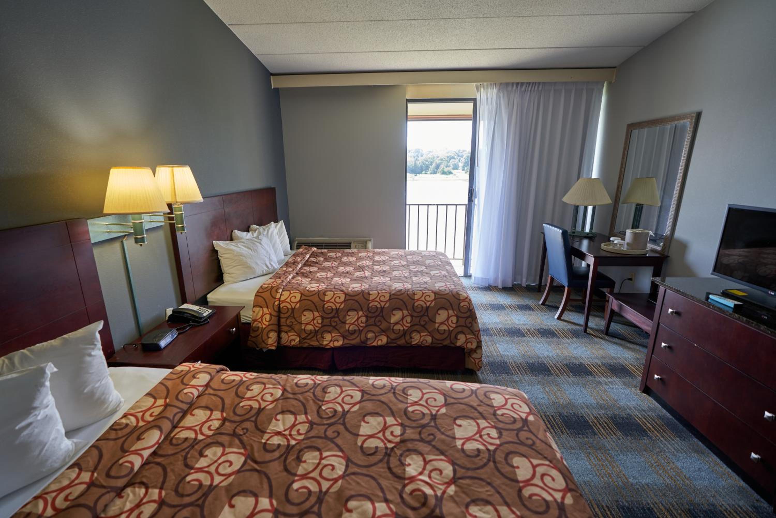Courtyard Room with Two Queen Beds - Garden/River View