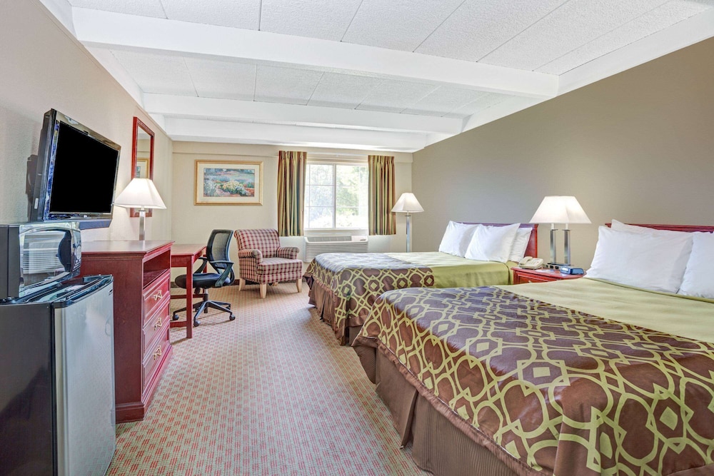 Room, 2 Queen Beds, Non Smoking (Efficiency)