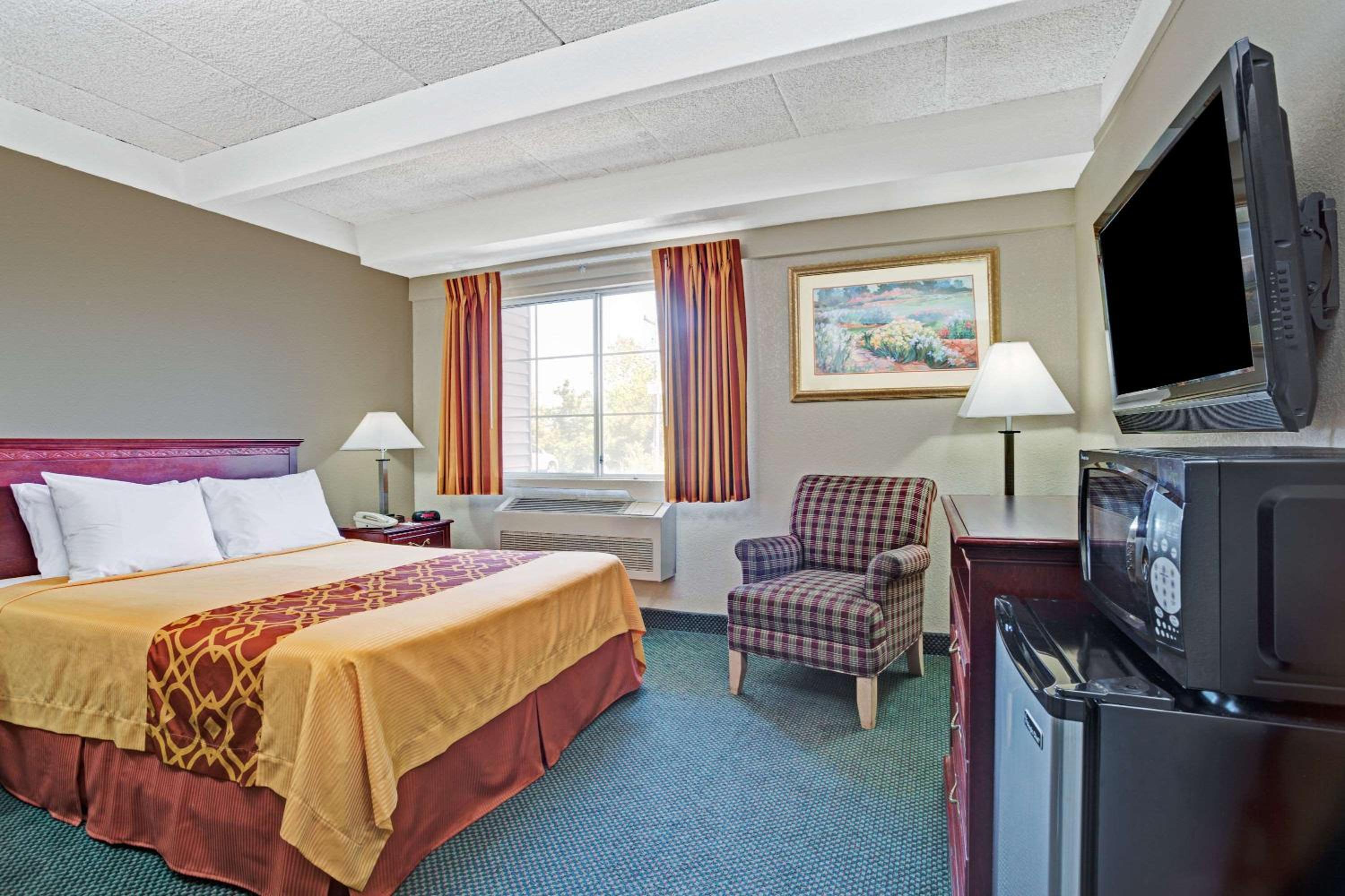 King Room - Non-Smoking