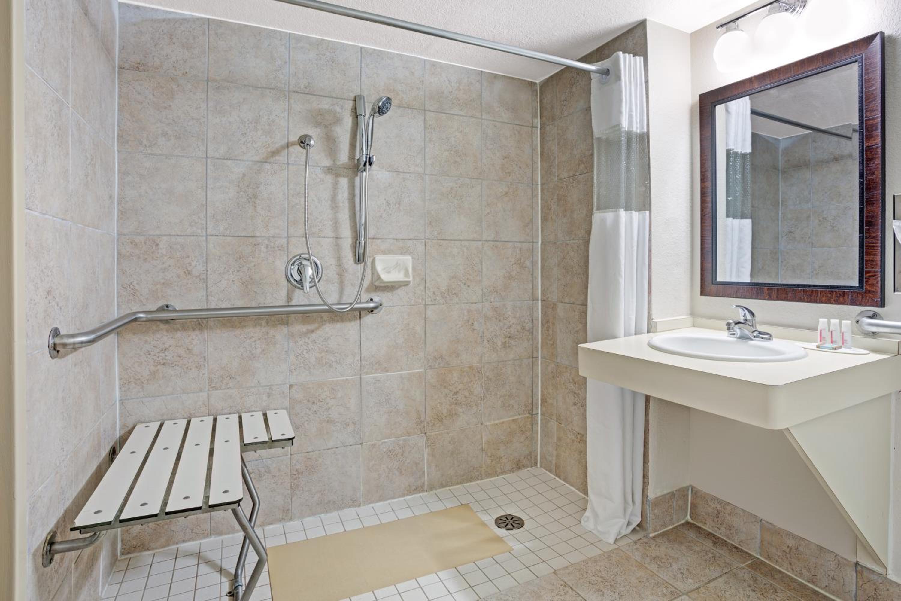 Queen Room with Roll-In Shower - Mobility Accessible/Non-Smoking