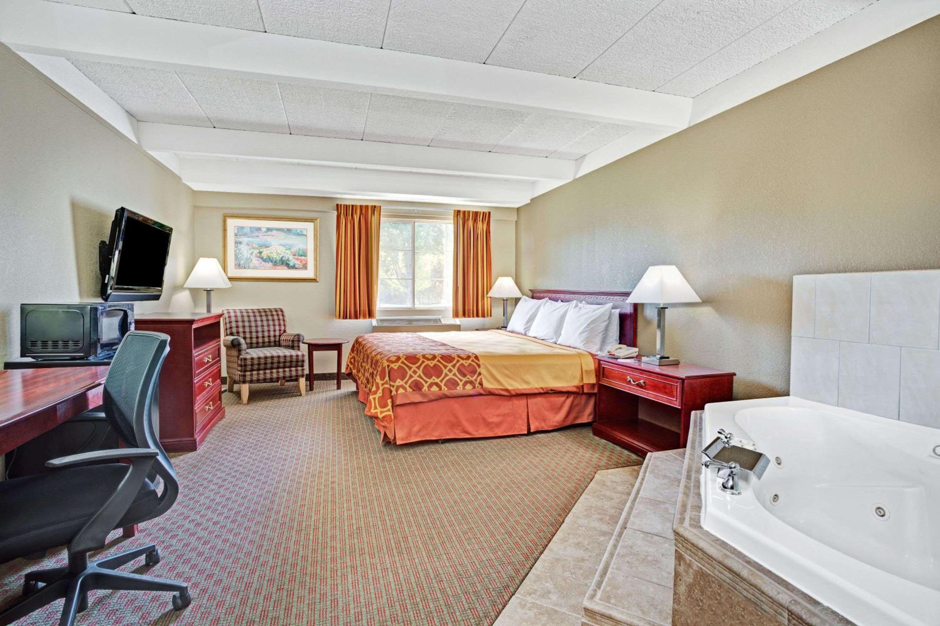 King Studio Suite - Non-Smoking