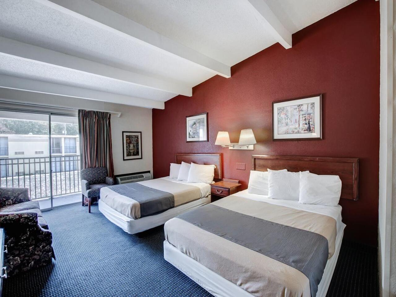 Double Room with Two Double Beds - Non-Smoking