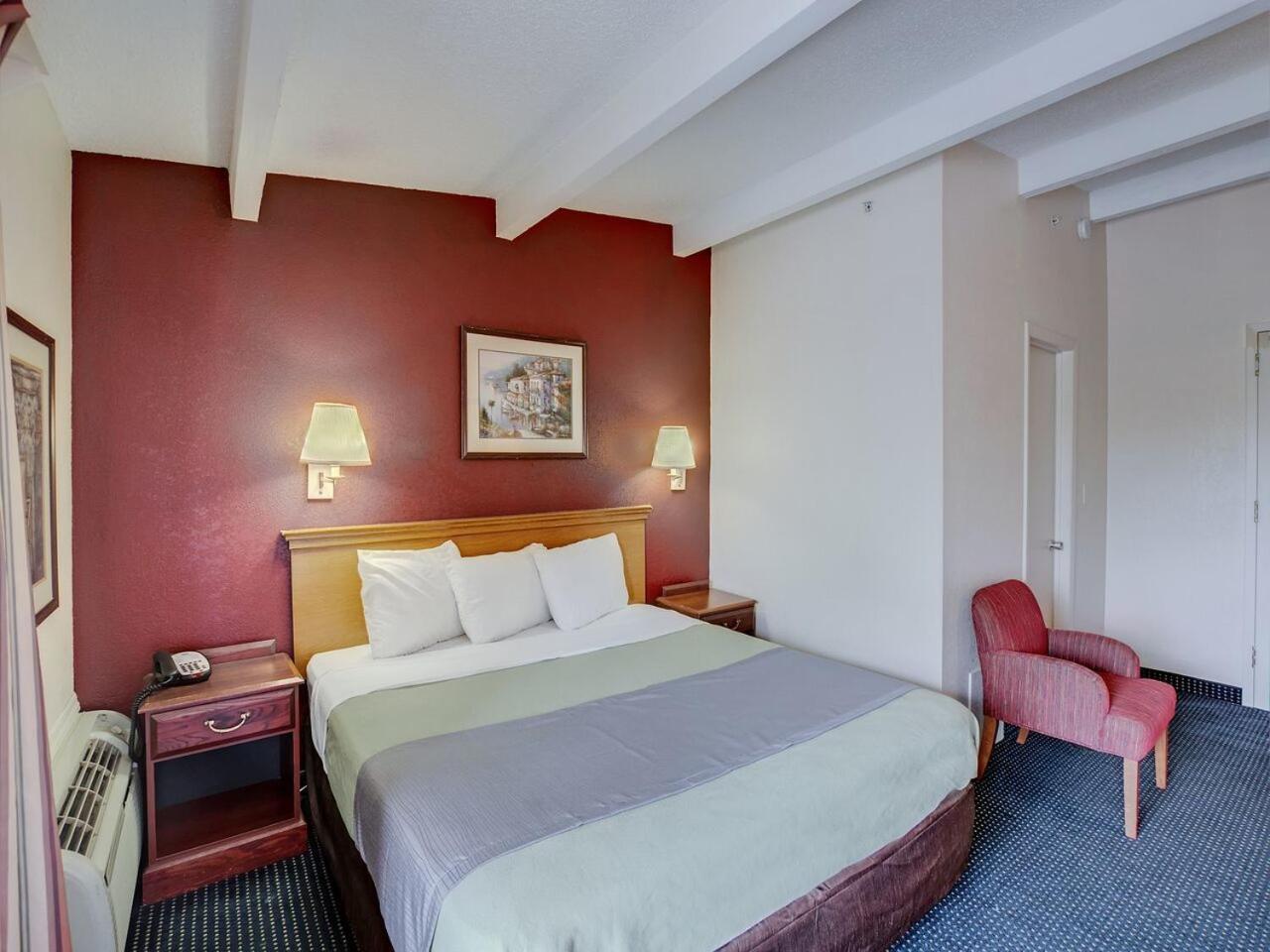 King Room - Non-Smoking