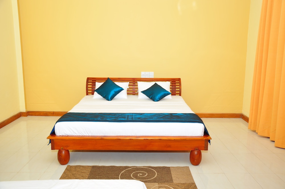 Deluxe Double Room, 1 Queen Bed, Non Smoking, Lake View