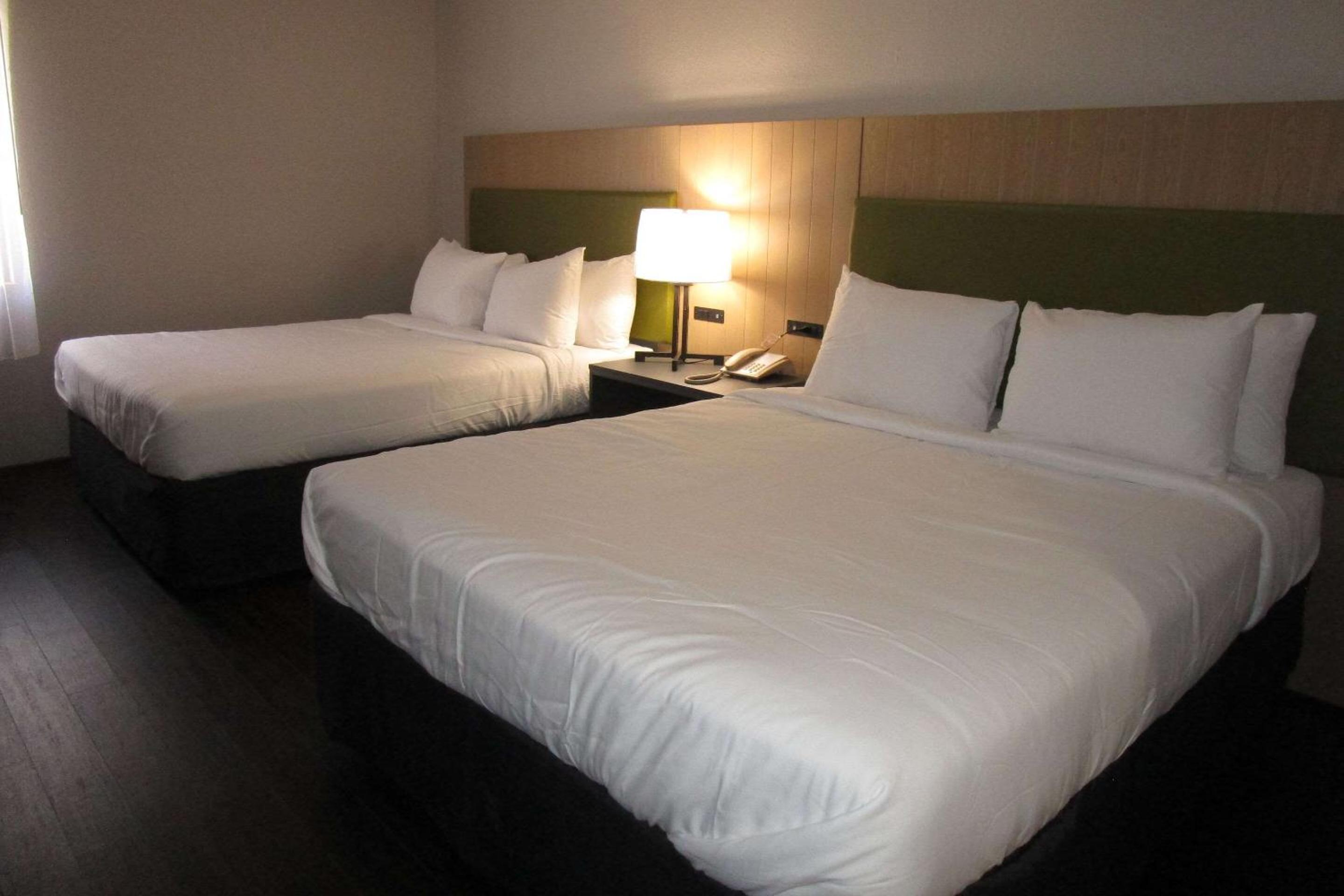 2 Queen Beds 