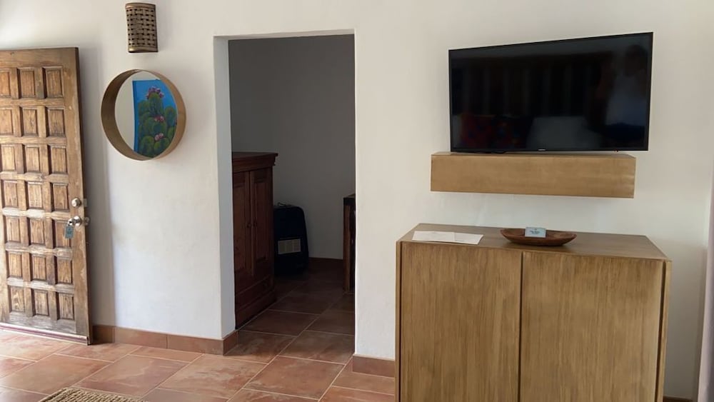 Double Room, 1 King Bed