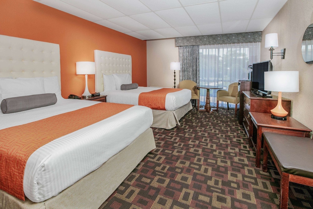 Standard Room, 2 Queen Beds, Non Smoking
