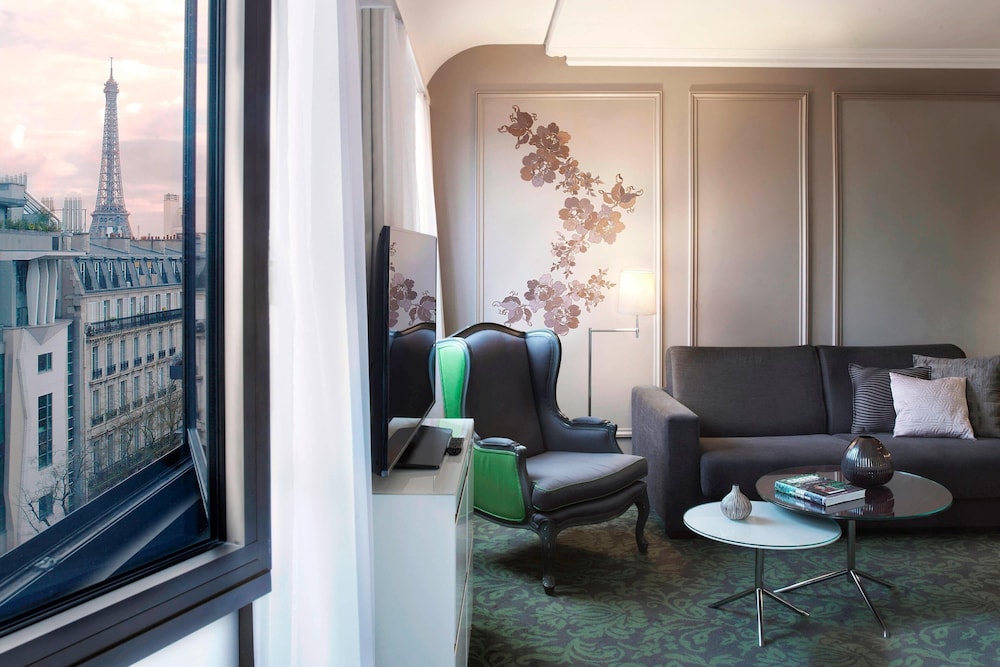 Junior Suite, 1 King Bed with Sofa bed, Tower