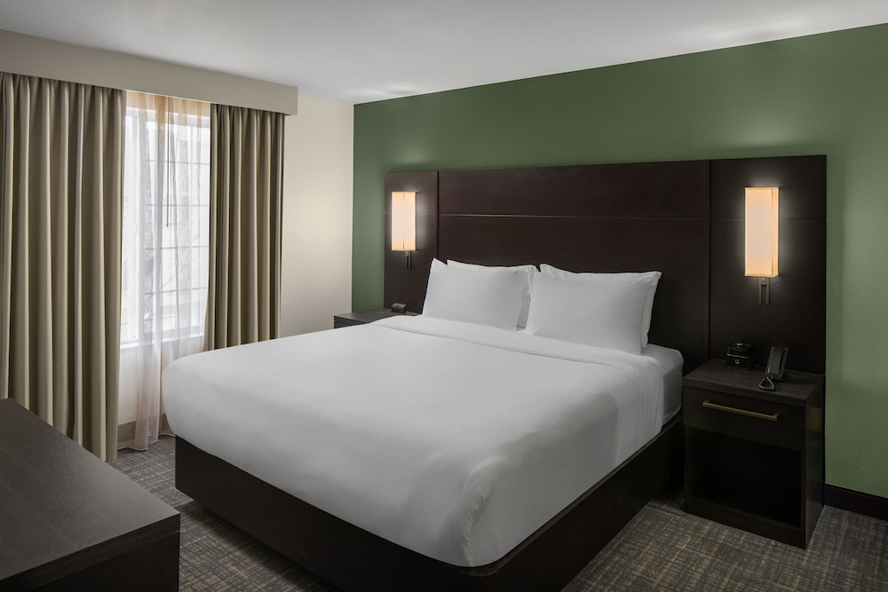 Suite, 1 Bedroom (Mobility/Hearing Accessible, Tub)