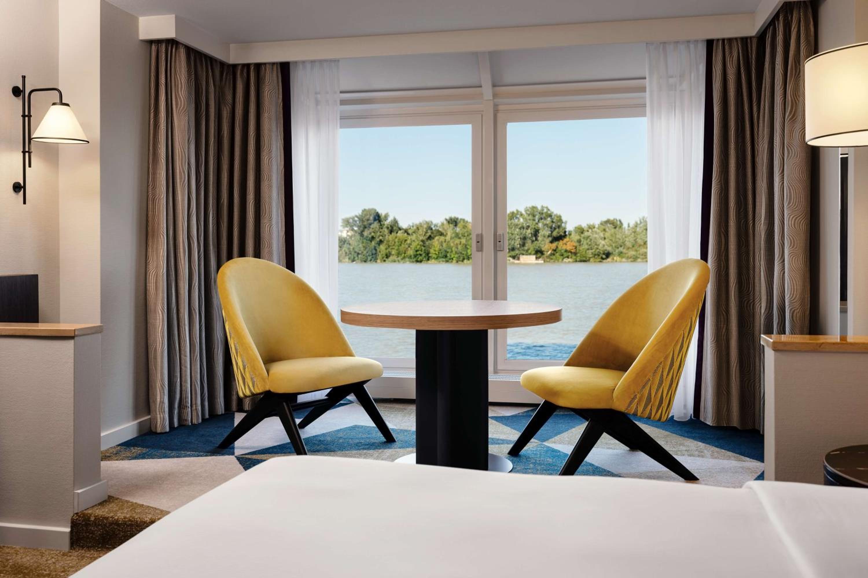 One King Waterfront Junior Suite