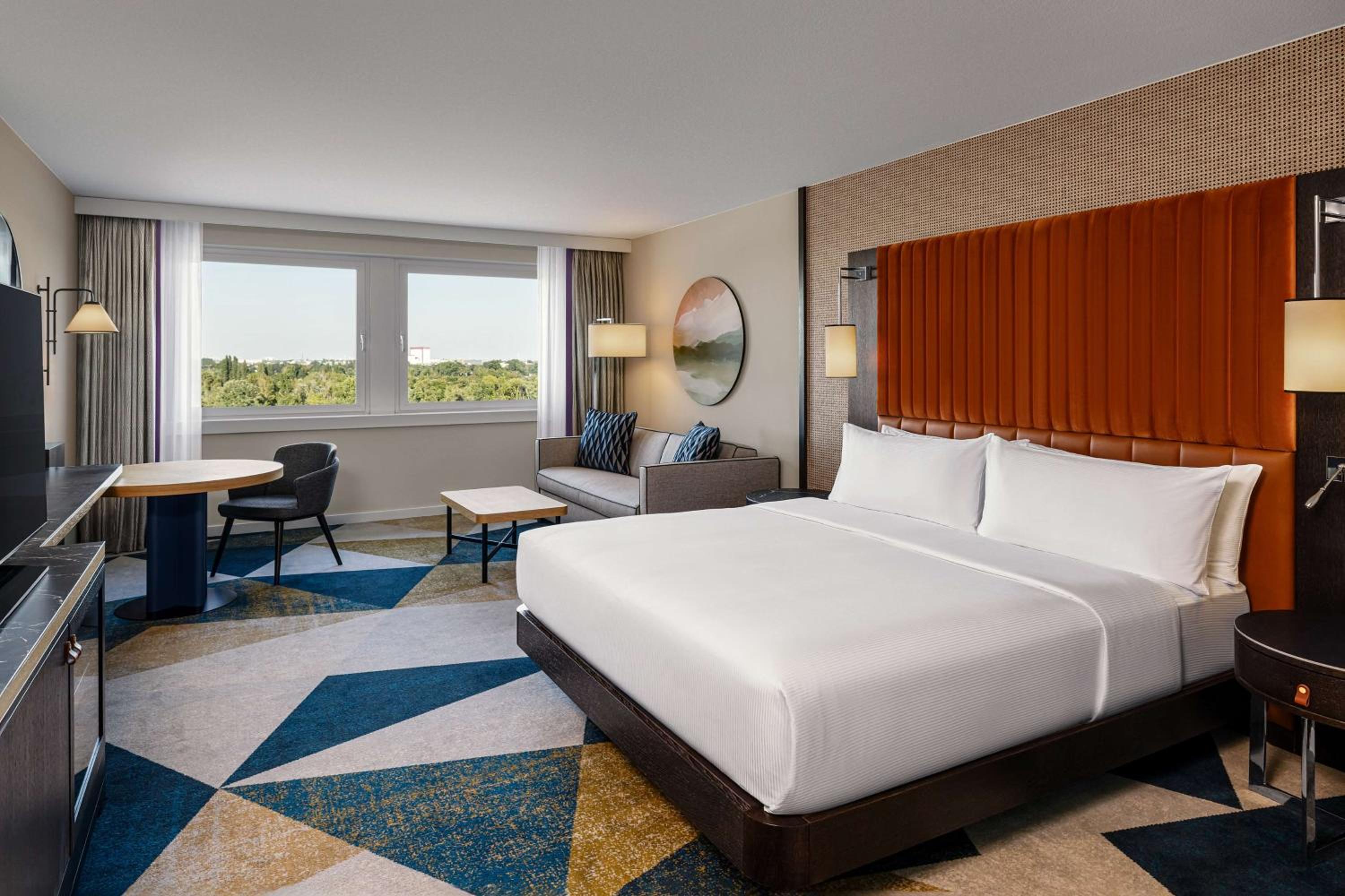 Waterfront Executive King Room with Sofa Bed