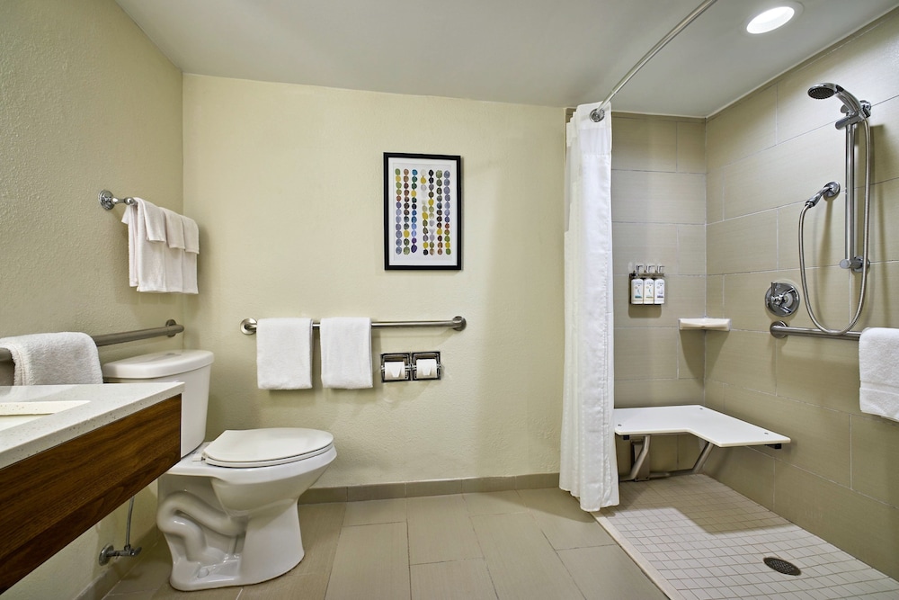 Standard Room, 2 Double Beds, Accessible (Communications, Roll-In Shower)